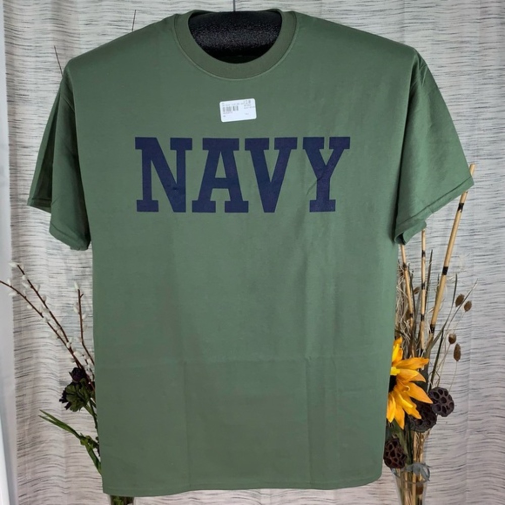 Gildan NWT olive drab “NAVY” short sleeve tee shirt.